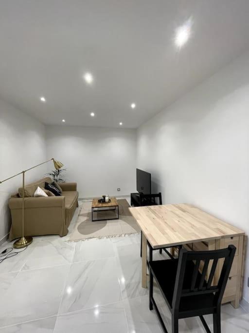 Appartement Cosy Et Moderne Proche De Disneyland Bussy-Saint-Georges Exterior foto